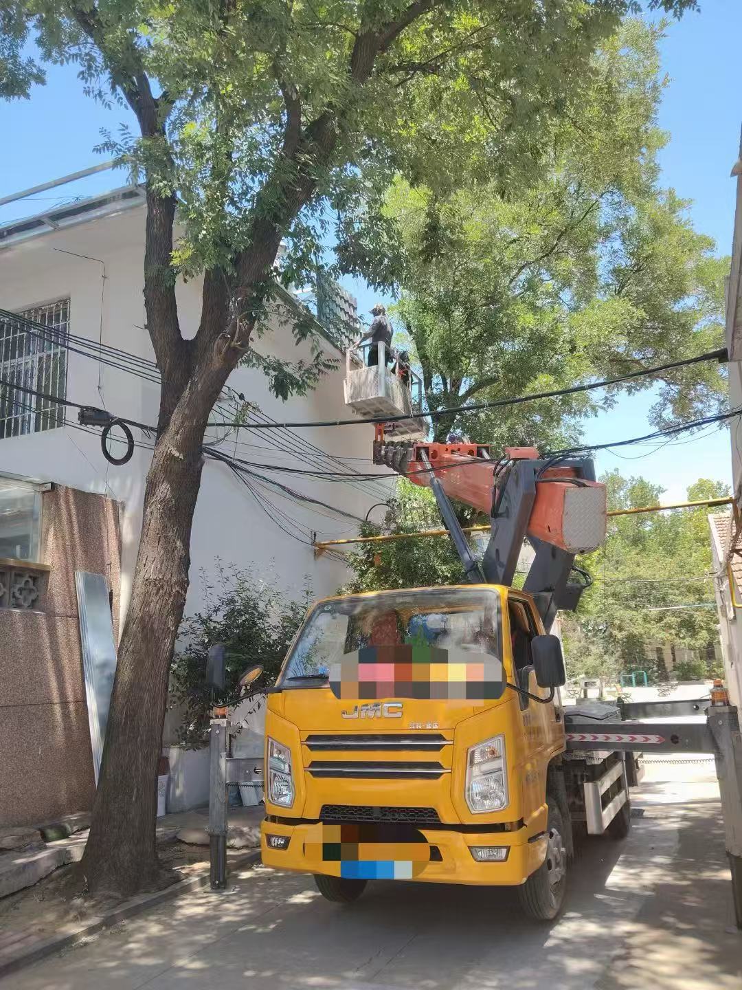 双峰县高空作业车能吊装重物吗？最大承载多少公斤？